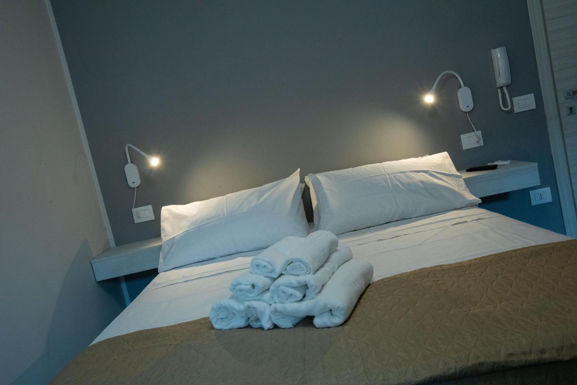 Al 54 Accommodation San Benedetto del Tronto Exterior photo